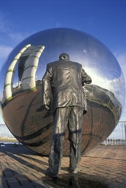 Cardiff Bay, A Private View Sculpture by Kevin Atherton