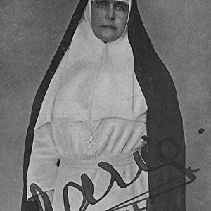 Queen Marie of Romania in nurses uniform, WW1