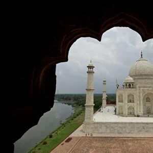 Taj Mahal - through arch