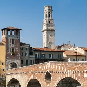 Ponte Pietra, River Adige, Verona, UNESCO World Heritage Site, Veneto, Italy, Europe