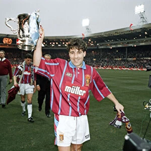 Coca Cola Cup Final. Aston Villa 3 v Manchester United 1. Dean Saunders with the trophy