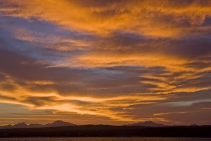Sunset over the Baja Peninsula in the Gulf of California (Sea of Cortez) Sunset over the Baja Peninsula in the Gulf of California (Sea of Cortez)